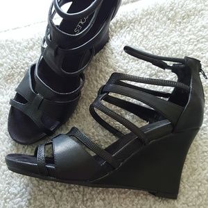 Aerosoles Strappy Sexy  Black Sandals